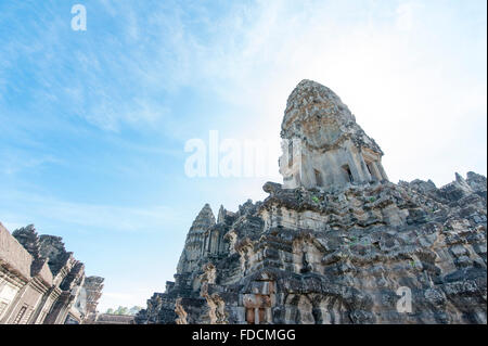 Angkor Wat torre centrale look up Foto Stock