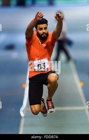 London, Regno Unito - 30 gennaio 2016. Arpinder Singh completa alti Uomini Salto triplo durante la London giochi al coperto 2016 Senior e U20 a Lee Valley centro atletico. Taka Wu/Alamy Live News Foto Stock