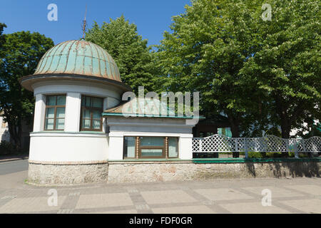 JURMALA, Lettonia - 07 agosto 2015: Caratteristiche lo sviluppo architettonico della città. Foto Stock