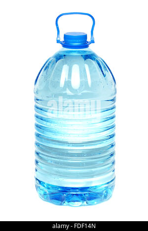 Una bottiglia di acqua minerale isolato sul bianco Foto Stock