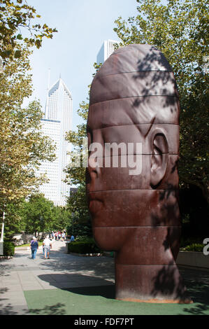 Chicago, Illinois, Stati Uniti d'America: scultura 1004 ritratti dell'artista spagnolo Jaume da Plensa a al Millennium Park Foto Stock