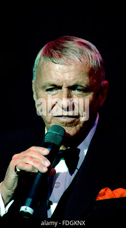 Washington, DC, 1 ottobre, 1992 Frank Sinatra canta in DC per l'ultima volta. Credito: Mark Reinstein Foto Stock