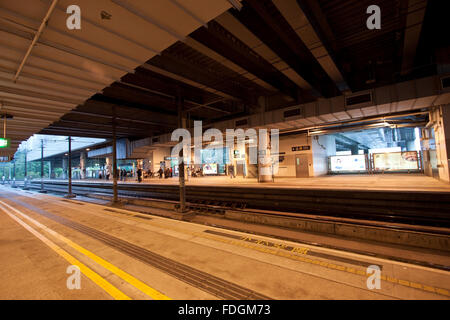 HONG KONG - Jan 17, Light Rail station a Hong Kong il 17 gennaio, 2012. Foto Stock