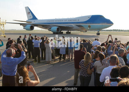 Kansas City, Missouri, Stati Uniti d'America, 29 luglio, 2014 Air Force One i taxi in aeroporto di MCI con il Presidente Barak Obama a bordo. Il Presidente è in Kansas City per offrire un discorso domani sull'economia. Credito: Mark Reinstein Foto Stock