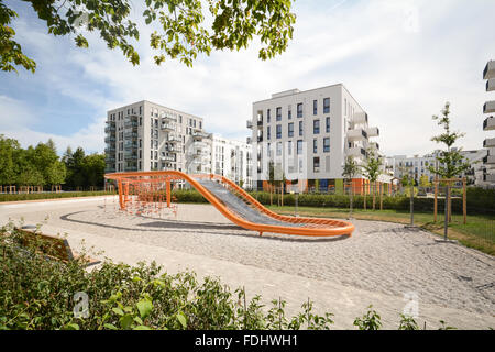 Alloggiamento moderno della città - edifici residenziali dopo il completamento Foto Stock