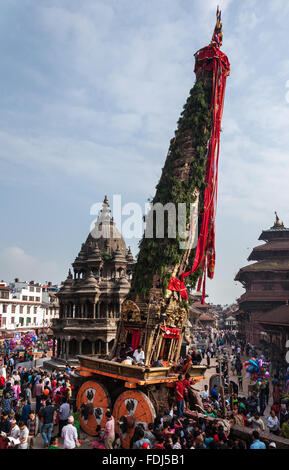 Il carro del dio della pioggia Festival in patena Durbar Square, Kathmandu Foto Stock