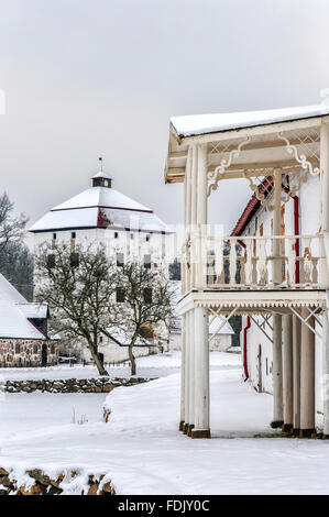 Vista di una coperta di neve Hovdala Castello nella regione Hassleholm. Hovdala Castle è un castello in Hassleholm comune, Scania, in modo Foto Stock