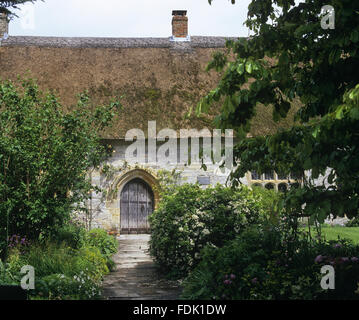 Sacerdote della Casa di Muchelney, Somerset. La tardo medievale hall-house è stato costruito nel 1308 ed era originariamente la casa dei sacerdoti che hanno servito la chiesa parrocchiale. Foto Stock