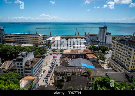 Vista del porto e del centro commerciale, Salvador, Bahia, Brasile Foto Stock