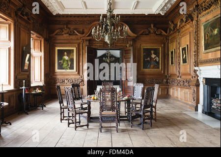 La camera marrone a Tredegar House, Newport, nel Galles del Sud. Questo è lo stato sala da pranzo nel tardo XVII secolo. Foto Stock