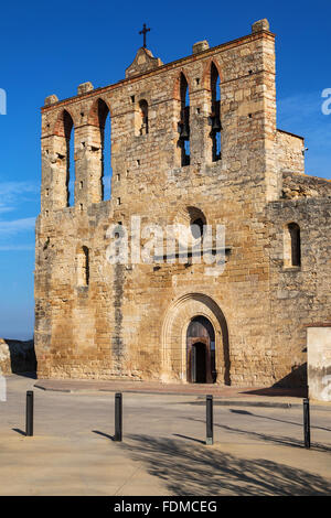 La chiesa romanica di Sant Esteve in Peratallada, Girona, Catalogna. Foto Stock