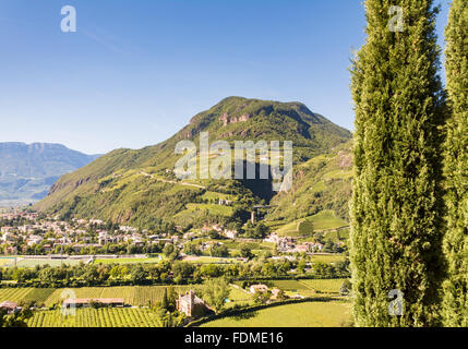 Vista sopra la città di Bolzano (Sout Alto Adige, Italia) Foto Stock