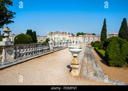 Giardini, Royal Estate Palazzo di Queluz, costa di Lisbona, Portogallo Foto Stock