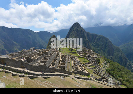 Machu Picchu, Perù, Sito Patrimonio Mondiale dell'UNESCO nel 1983. Una delle nuove sette meraviglie del mondo. Foto Stock