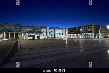 Schoenefeld, Germania, Willy-Brandt-Platz BER sera Foto Stock