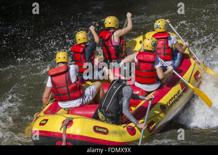 Il Rafting sul fiume Paranhana - giù rapide Foto Stock