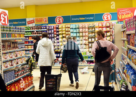 Negozio Poundland West Yorkshire Regno Unito Foto Stock