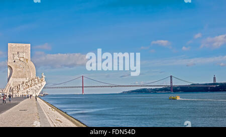 Ponte sul Fiume Tagus Lisbona Portogallo Foto Stock