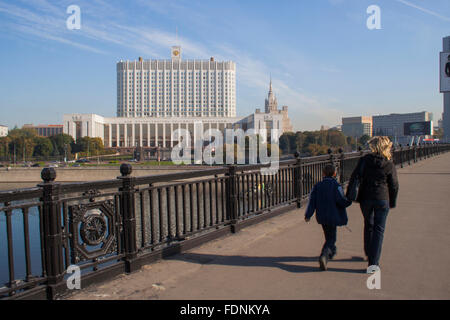 La Casa Bianca e la Casa del Governo della Federazione Russa a Mosca, Russia Foto Stock