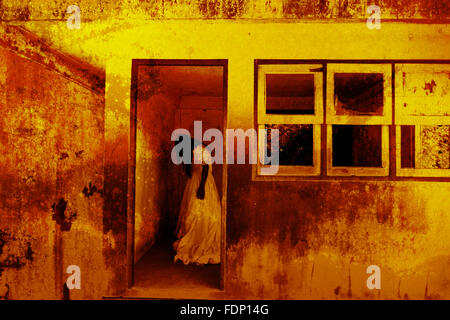 Ghost in Haunted House Foto Stock