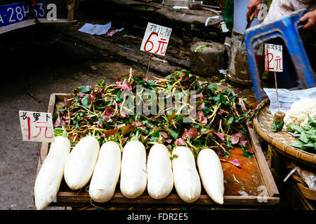 Chongqing Cina - Il punto di vista del mercato alimentare a Shibati, l'ultima delle baraccopoli di Chongqing. Foto Stock