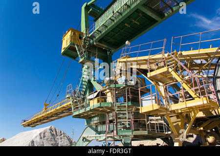 Parte di costruzione cava enorme meccanismo, giorno di estate Foto Stock