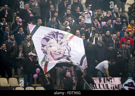 I fan di Palermo, 30 gennaio 2016 - Calcio : Italiano 'Serie A' match tra Carpi 1-1 US Palermo a Alberto Braglia stadium di Modena, Italia. (Foto di Maurizio Borsari/AFLO) Foto Stock