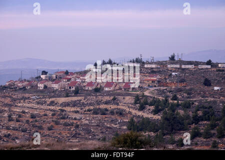 Vista dell'insediamento ebraico di Eli nella West Bank Israele il 01 febbraio 2016. La comunità internazionale ritiene che gli insediamenti israeliani in Cisgiordania è illegale ai sensi del diritto internazionale, ma il governo israeliano contesta. Foto Stock