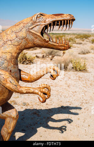 Una scultura di metallo per artista Ricardo Breceda in Borrego Springs, California Foto Stock