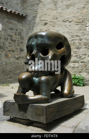 ; Ceca Bohemia Praga' FUORI DALIBORKA castello torre dintorni; Parabola E CRANIO IN BRONZO Foto Stock
