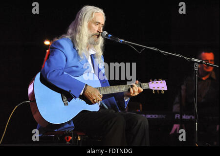 Charlie Landsborough esegue presso il Music Hall di Aberdeen, Scozia il 2 novembre 2011. Foto Stock