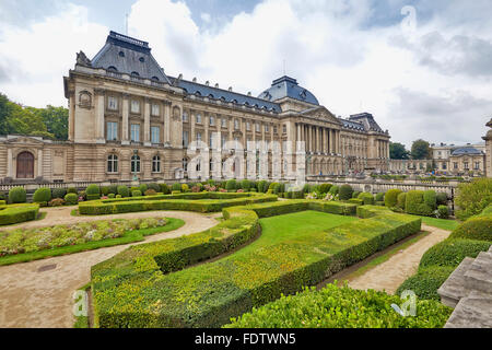 Vista su Palazzo Reale da Place des Palais nel centro storico di Bruxelles, Belgio Foto Stock