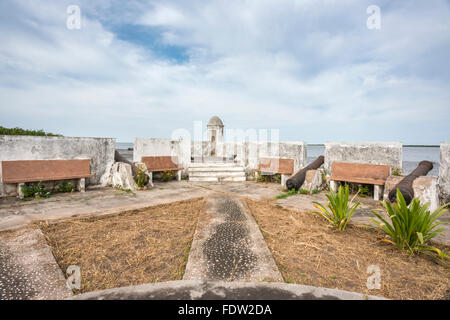 Cacheu Fortezza - un ex coloniale portoghese trading post - nel nord della Guinea Bissau città di Cacheu Foto Stock