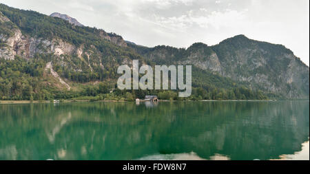 Vista sul lago Mondsee nelle Alpi austriache panorama Foto Stock