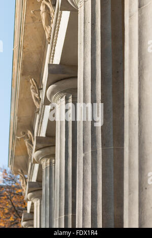Berlino, Germania, facciata dettaglio la Neue Wache in Berlin-Mitte Foto Stock