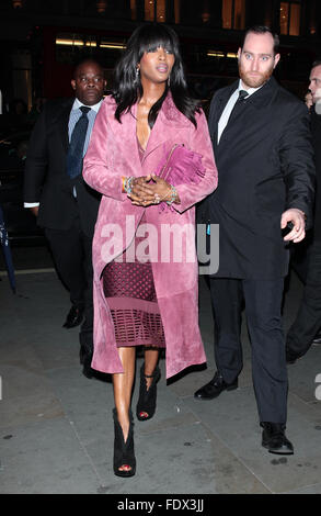 Londra, UK, 3 Novembre 2015: Naomi Campbell arriva per il Burberry Festive Premiere del film a Londra Foto Stock