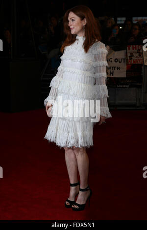 Londra, UK, 5 Novembre 2015: Julianne Moore assiste la fame di giochi: Mockingjay - Parte 2 - UK film premiere a Londra Foto Stock