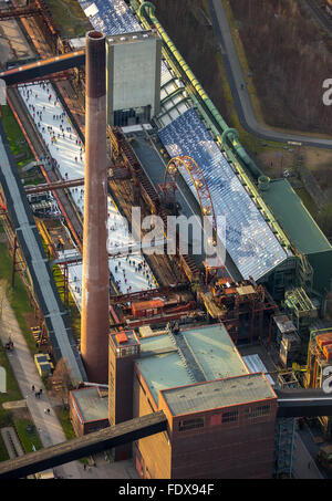 Cokerie, Zeche Zollverein, pattinaggio su ghiaccio, pattinaggio sul ghiaccio, Scena industriale, Essen, distretto della Ruhr, Nord Reno-Westfalia, Germania Foto Stock