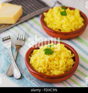 Risotto alla milanese Foto Stock