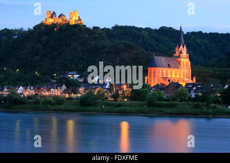 Deutschland, Renania-Palatinato, Oberes Mittelrheintal, Oberwesel, Schoenburg und Liebfrauenkirche, Renania Palatinato Foto Stock