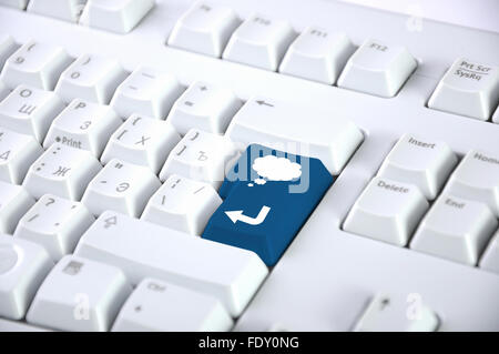 Immagine della tastiera del computer con simbolo clous su di esso Foto Stock