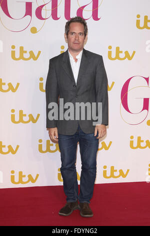 Londra, UK, 19 Nov 2015: Tom Hollander assiste il Gala di ITV al London Palladium di Londra Foto Stock