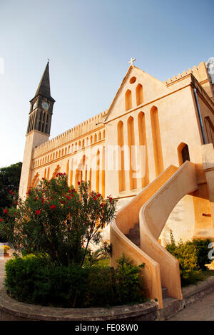 La Cattedrale anglicana è costruita sul sito di un ex mercato di schiavi in Stone Town Zanzibar. Foto Stock