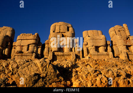 Turchia, Anatolia sud-orientale, Monte Nemrut all'alba Foto Stock