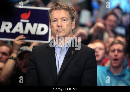 Il senatore degli Stati Uniti e GOP candidato presidenziale Rand Paolo parlando con i sostenitori di una campagna rally presso la University of Iowa Gennaio 31, 2016 a Iowa City, Iowa. Foto Stock