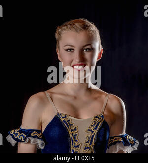 Ballerina emily effettuando al mumford theatre, cambridge Foto Stock