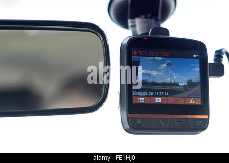 Registrazione telecamera auto sul vetro anteriore Foto Stock