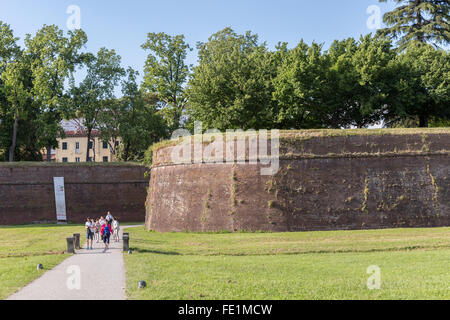 Cittadella di Lucca nella parete della città Toscana, Italia Foto Stock