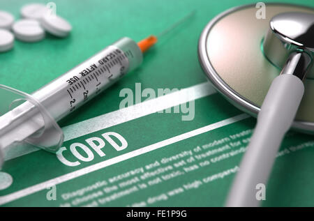 COPD. Concetto medico su sfondo verde. Foto Stock