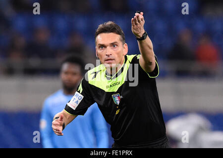 Roma, Italia. 03Feb, 2016. L'arbitro Massimiliano Irrati in azione durante il match del Campionato di Serie A TIM match tra SS Lazio e SSC Napoli presso lo Stadio Olimpico a febbraio 03, 20156 Roma, Italia Credito: marco iorio/Alamy Live News Foto Stock